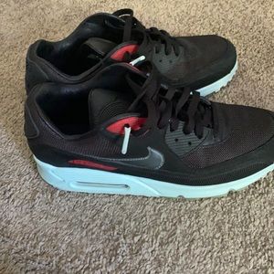 Nike AirMax 90 black with mint bottoms